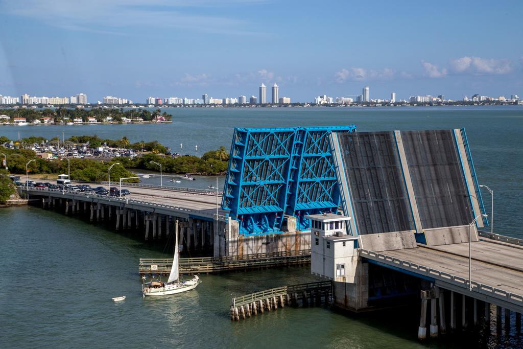 Mare Azur Miami Luxury Apartments By Grand Bay Exterior photo